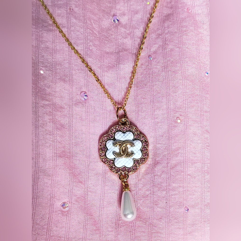 Chanel Pink/White Clover Zipper Pull Pendant/18k Gold Plated Chain. - Picture 3 of 6